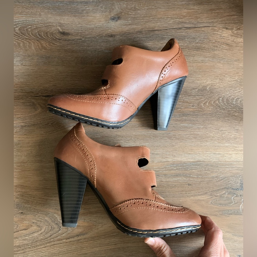 Eüro soft women’s Sadira heeled ankle boot with buckles 8M - Picture 4 of 11